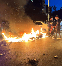 ده تظاهرکننده به دست نیروهای امنیتی جان خود را از دست داده بودند.